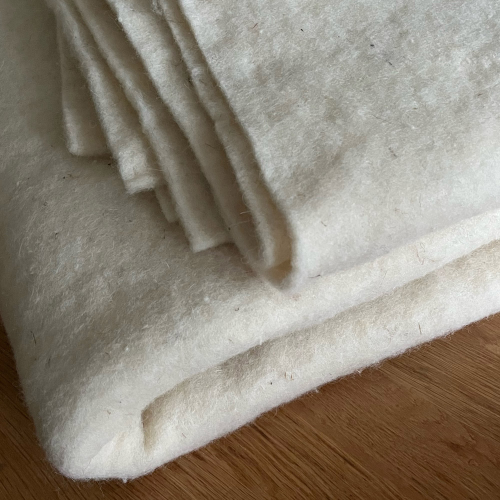 Wollen laken voor gebruik bij ecologisch verantwoorde uitvaart