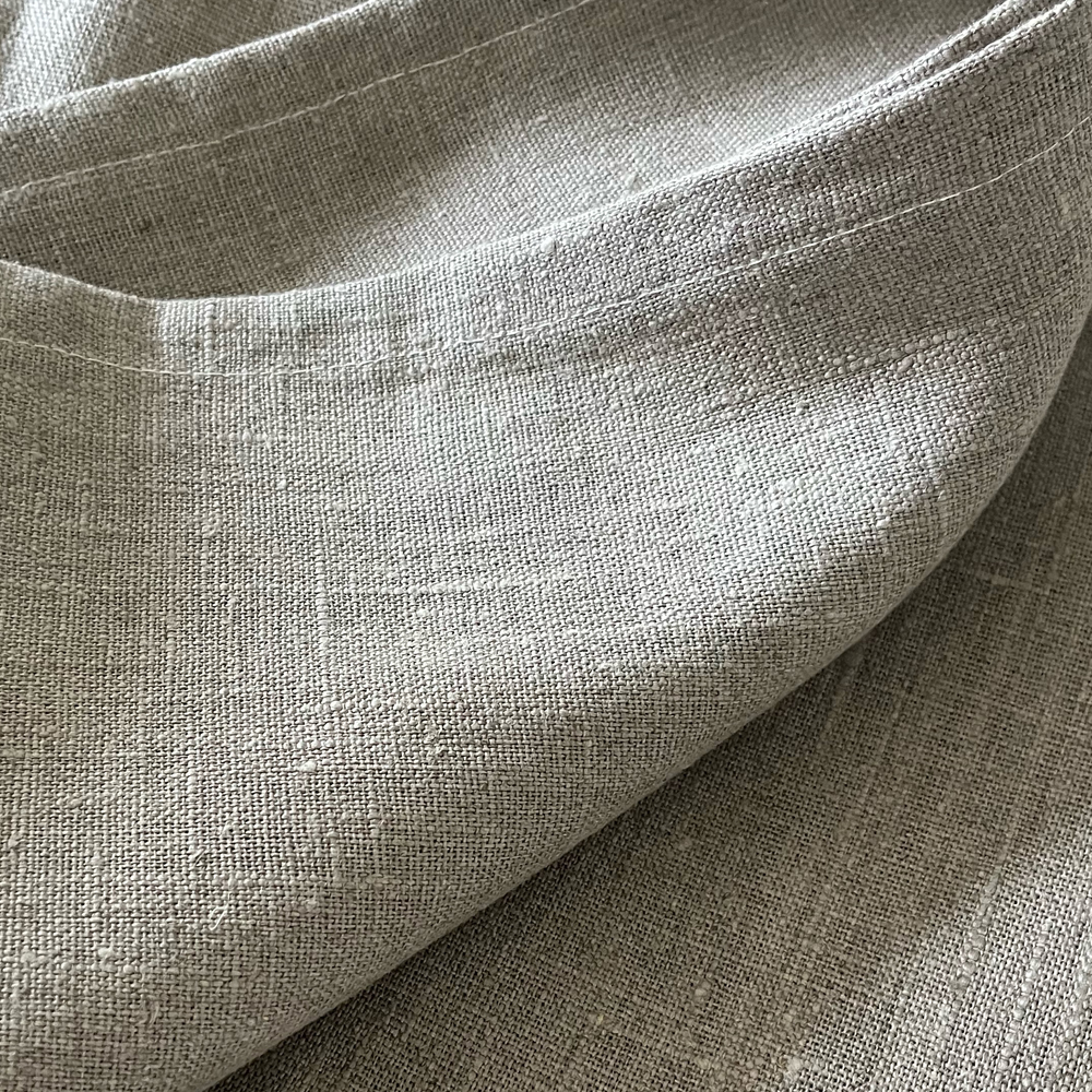 Wade Naturel is een stoere, stevige wikkeldoek voor begrafenis of crematie. Gemaakt van biolgisch afbreekbaar vlas.