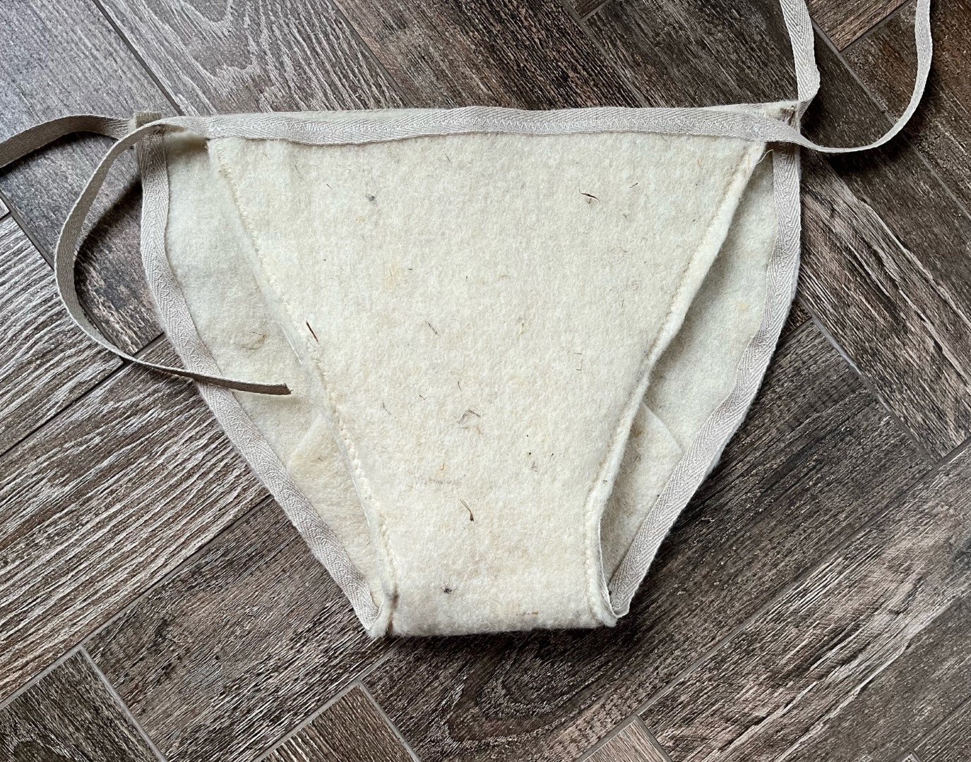 begrafeniskleding, antilekken, incontinentie, overleden, kleding, ondergoed, begraven, milieuvriendelijk, wol, biologisch