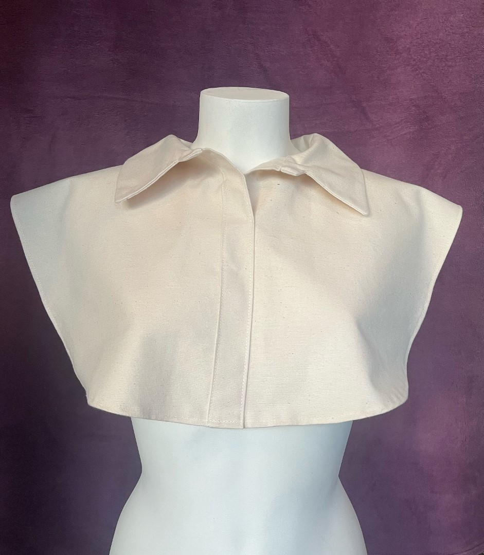 Begrafeniskleding: Kraagje van biologisch afbreekbaar katoen, voor onder wade, geschikt voor natuurbegrafenis of crematie