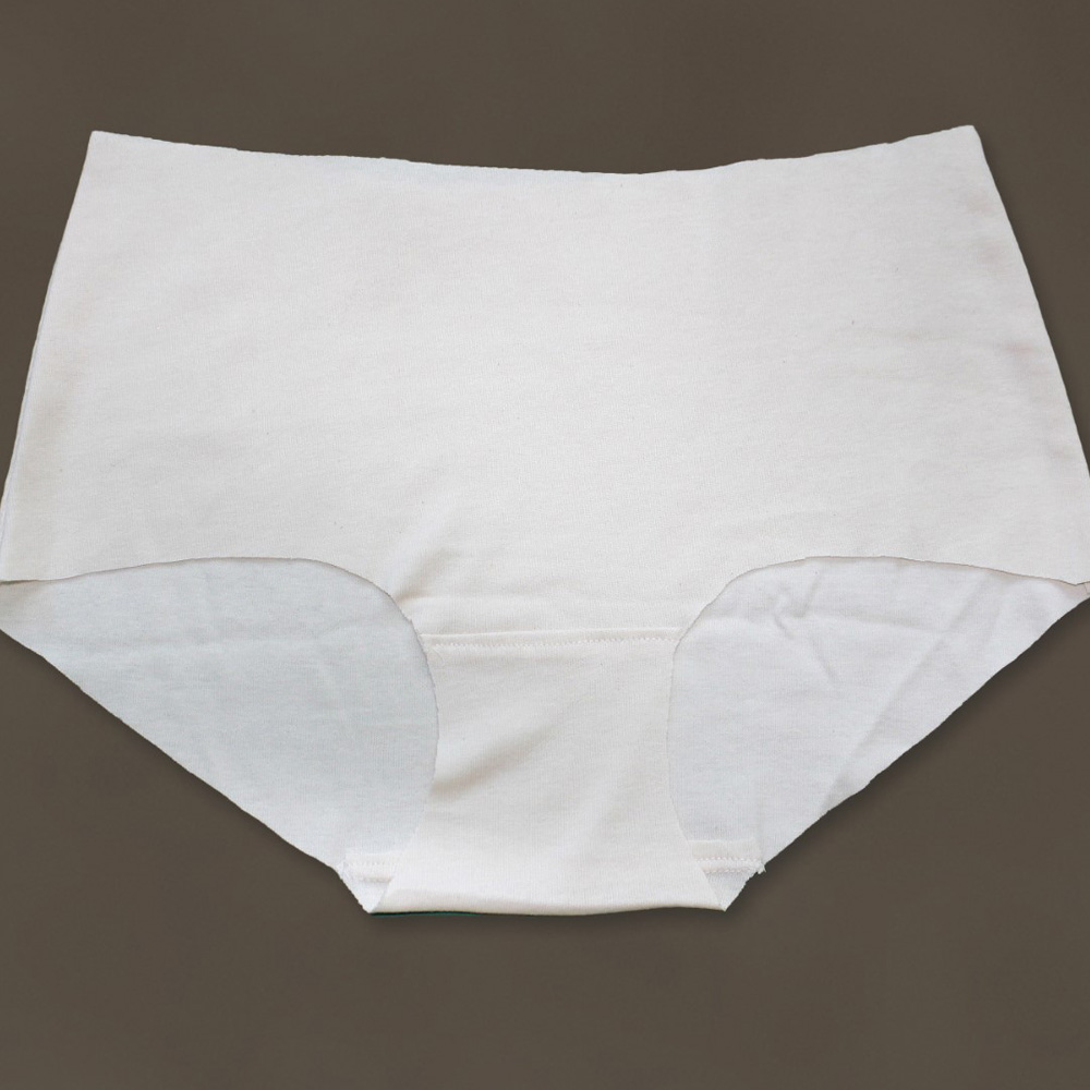 Afscheidskleding: Dames onderbroekje voor overledene, van biologisch afbreekbaar katoen, komt met antilek inlegger van wol