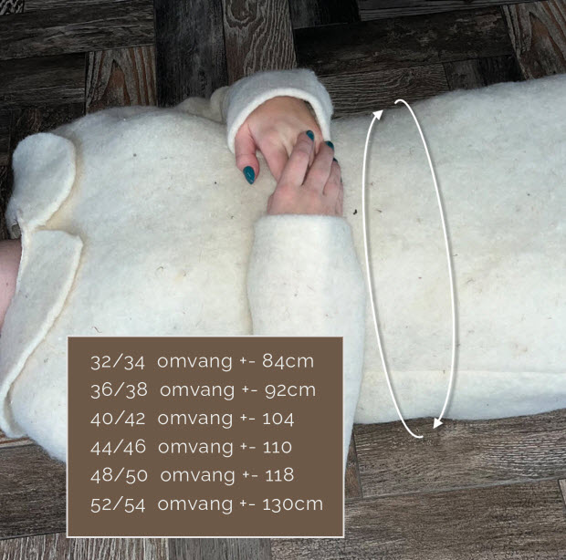 Uitvaartkleding: Witte wollen dames jurk, ook geschikt voor resomeren, gemaakt van geheel biologisch afbreekbare wol, voor een verantwoorde begrafenis of crematie