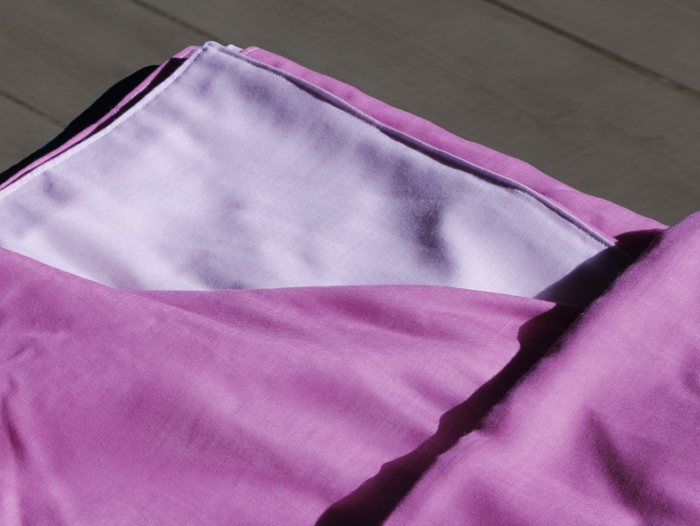 Afscheidsdoeken: Wade keizerlijk is luxe wikkeldoek, gemaakt van 100% biologische afbreekbaar katoen en dubbelzijdig toepasbaar.